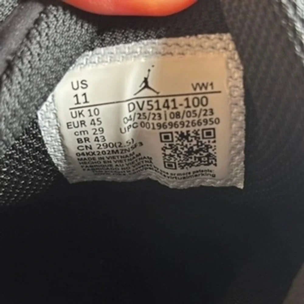 Nike Jordan Nu Retro 1 Low Mens Sz 11 Black White Wings Logo Basketball Sneaker